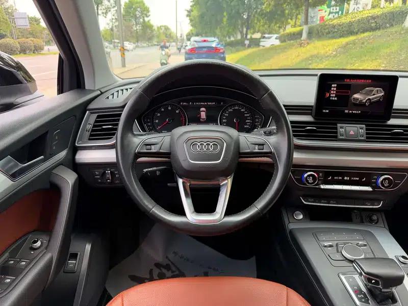 Audi Q5L 2019 2.0T Automatic AWD 5-seater Factory Custom Edition — миниатюра 8
