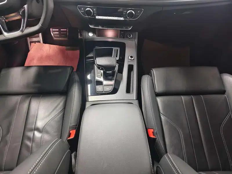 Audi Q5L 2023 40T Luxury Dynamic — миниатюра 7