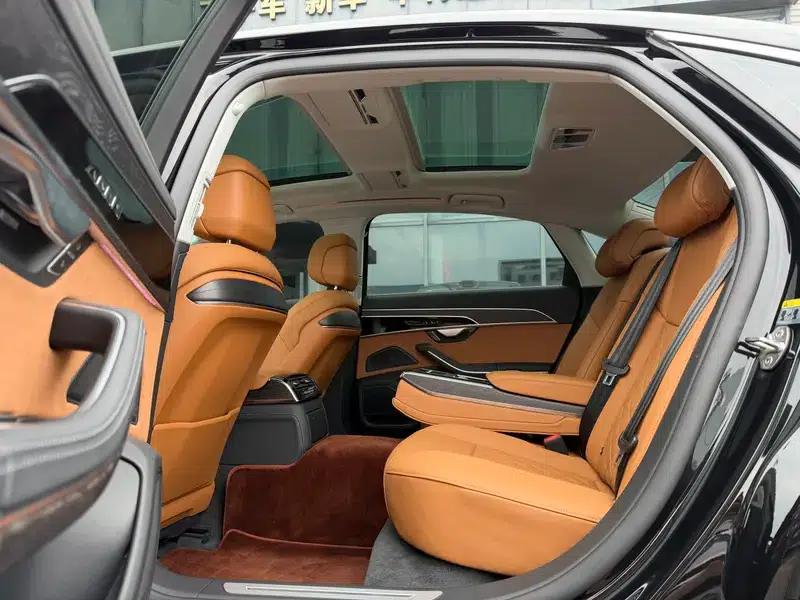 2025 Audi A8 A8L 50 TFSI quattro Premium Edition — миниатюра 12