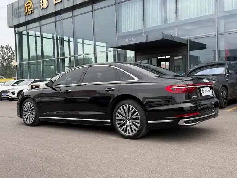 2025 Audi A8 A8L 50 TFSI quattro Premium Edition — миниатюра 4