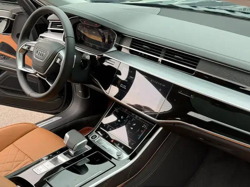 2025 Audi A8 A8L 50 TFSI quattro Premium Edition — миниатюра 7