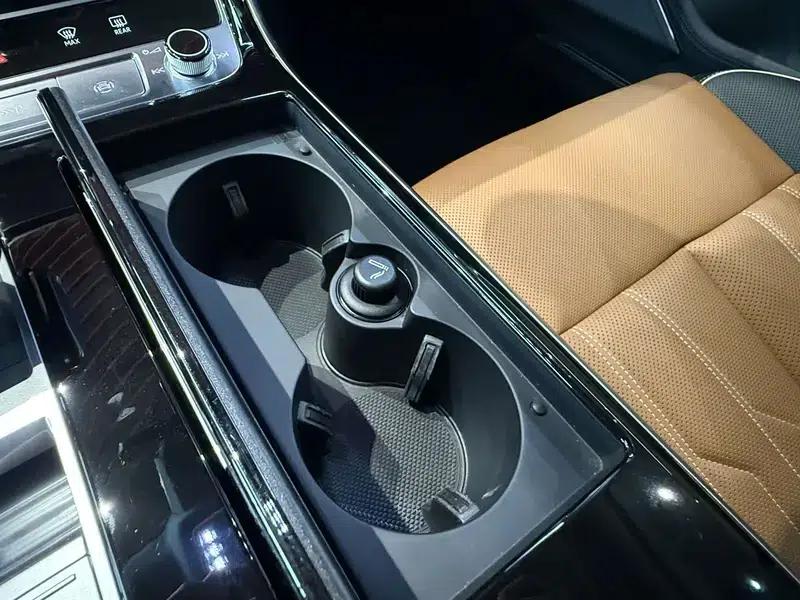 2021 Audi A8 A8L 60 TFSI quattro Premium — миниатюра 12
