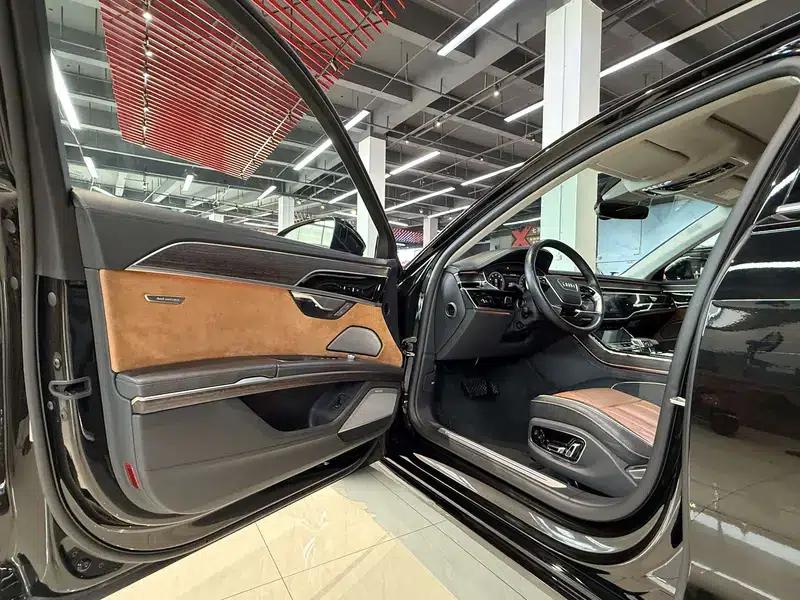 2021 Audi A8 A8L 60 TFSI quattro Premium — миниатюра 31