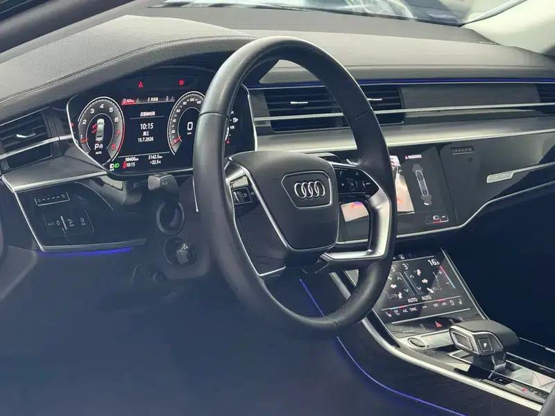 2021 Audi A8 A8L 50 TFSI quattro Comfort — миниатюра 13