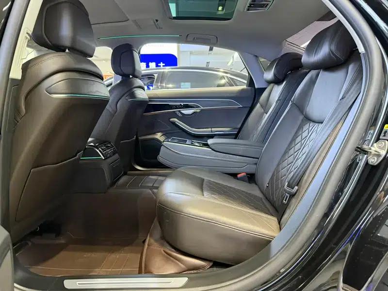 2023 Audi A8 A8L 50 TFSI quattro Premium Edition — миниатюра 16