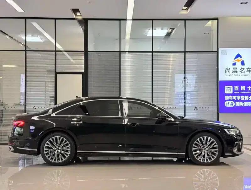 2023 Audi A8 A8L 50 TFSI quattro Premium Edition — миниатюра 6