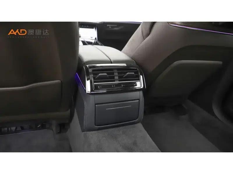2025 Audi A8 A8L 55 TFSI quattro Flagship Model — миниатюра 5