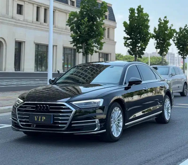 2022 Audi A8 A8L 50 TFSI quattro Comfort Edition — миниатюра 1