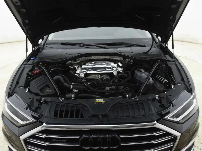 2022 Audi A8 A8L 50 TFSI quattro Comfort Edition — миниатюра 6