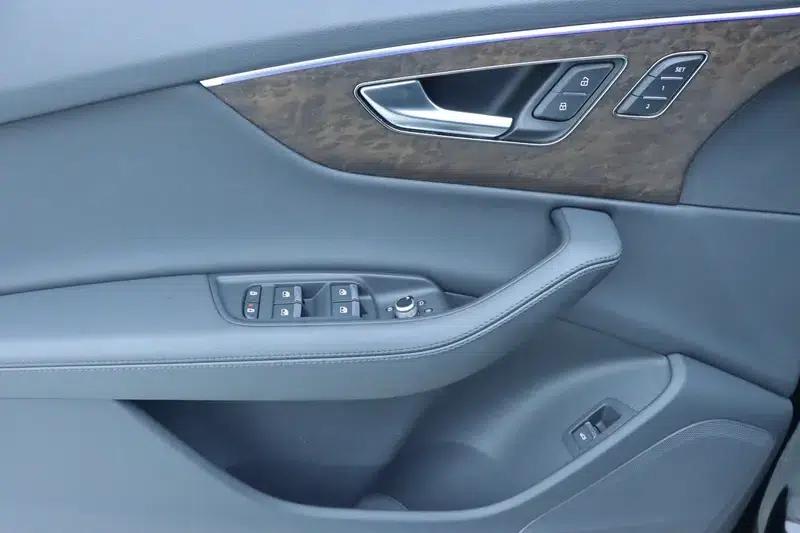 Audi Q7 2023 45 TFSI quattro S line Sport — миниатюра 20