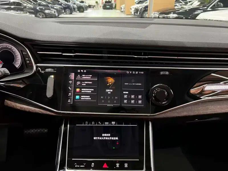 Audi Q7 2021 55 TFSI quattro S line Sport — миниатюра 8