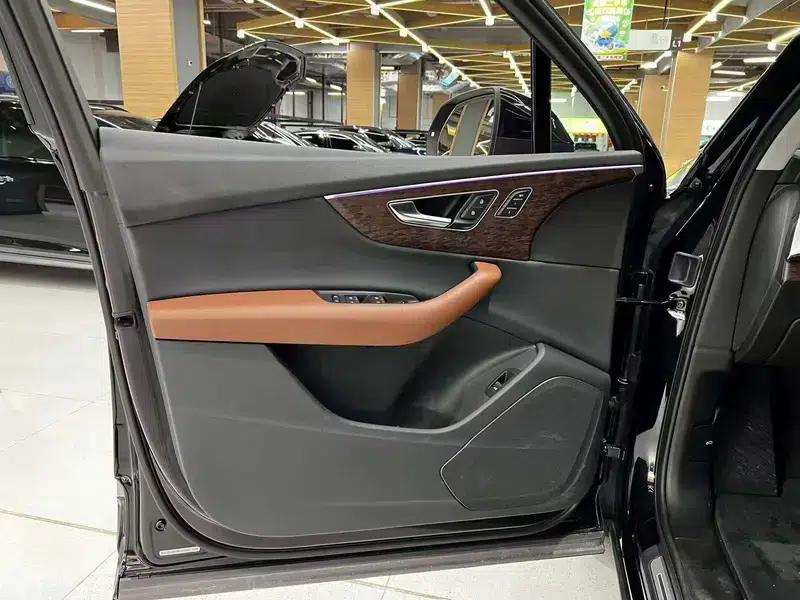 Audi Q7 2021 55 TFSI quattro S line Sport — миниатюра 9