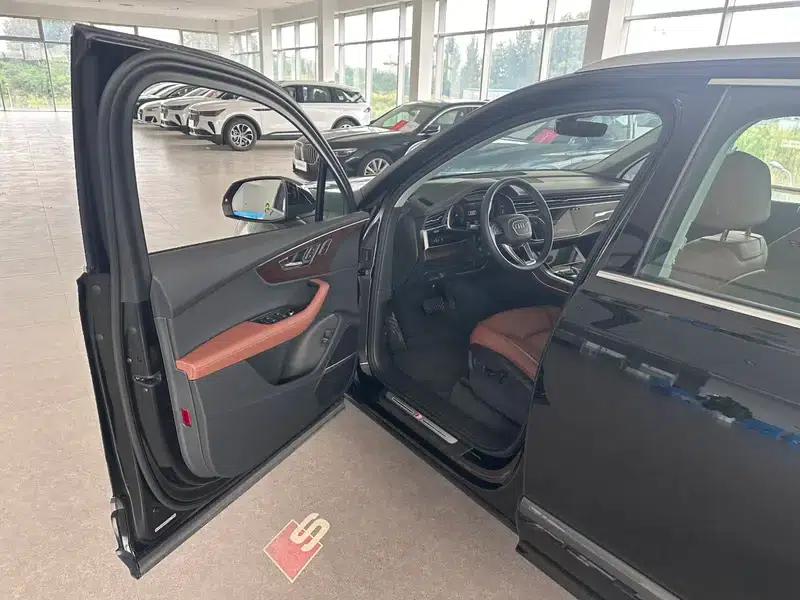 Audi Q7 2025 55 TFSI quattro S line Sport — миниатюра 23