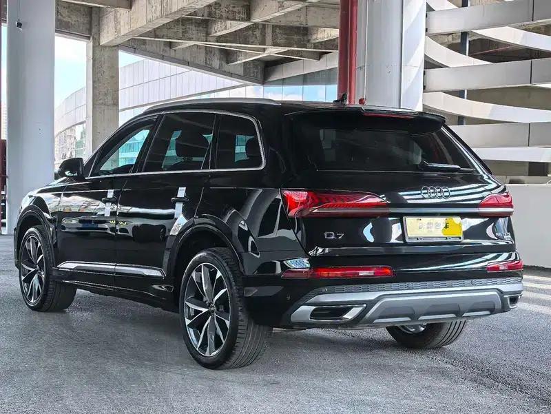 Audi Q7 2023 55 TFSI quattro S line Sport — миниатюра 4