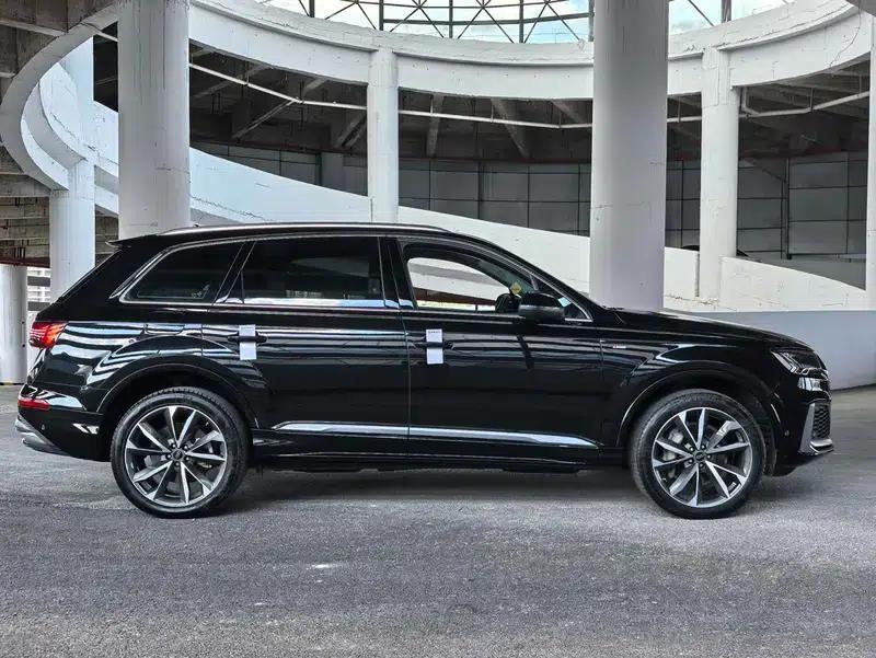 Audi Q7 2023 55 TFSI quattro S line Sport — миниатюра 7