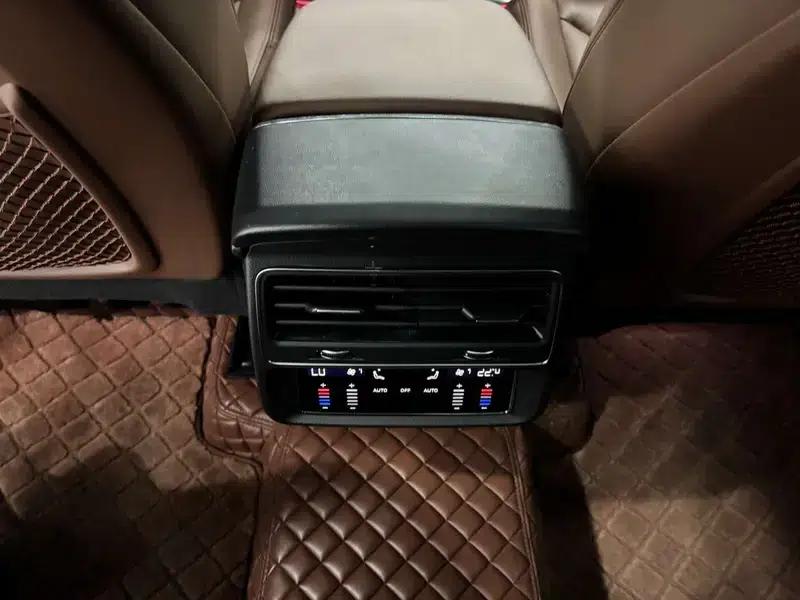 Audi Q7 2022 55 TFSI quattro S line Sport — миниатюра 13