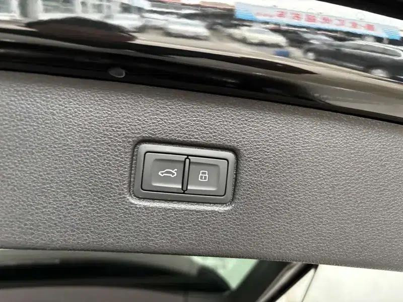 Audi Q7 2022 55 TFSI quattro S line Sport — миниатюра 17