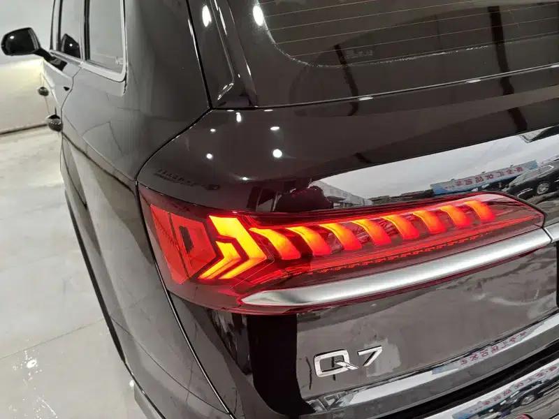 Audi Q7 2022 55 TFSI quattro S line Sport — миниатюра 10