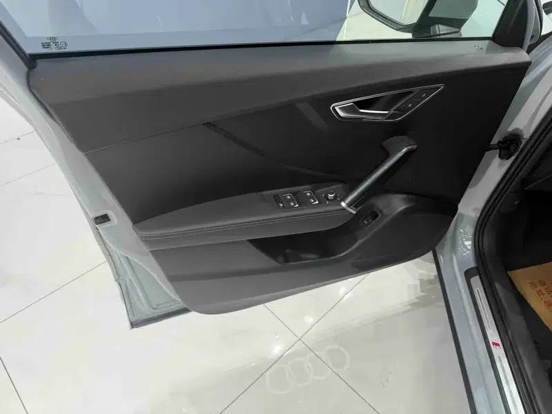 Audi Q2L 2022 35 TFSI RS Package Sport Edition — миниатюра 21