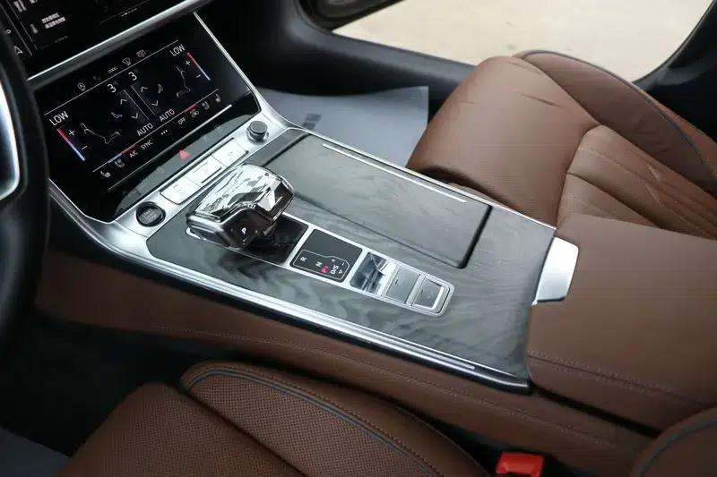 Audi A7L 2024 55 TFSI quattro Flagship — миниатюра 24