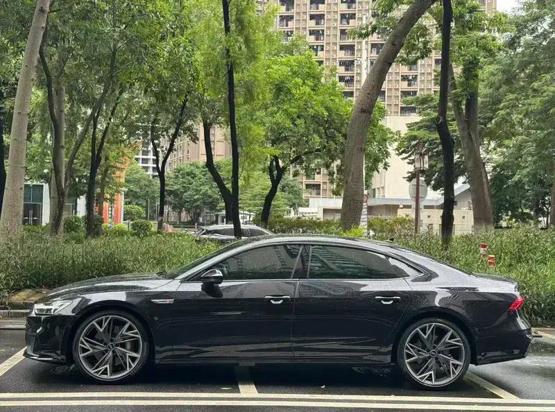 Audi A7L 2023 55 TFSI quattro S-line Black Knight Edition — миниатюра 3