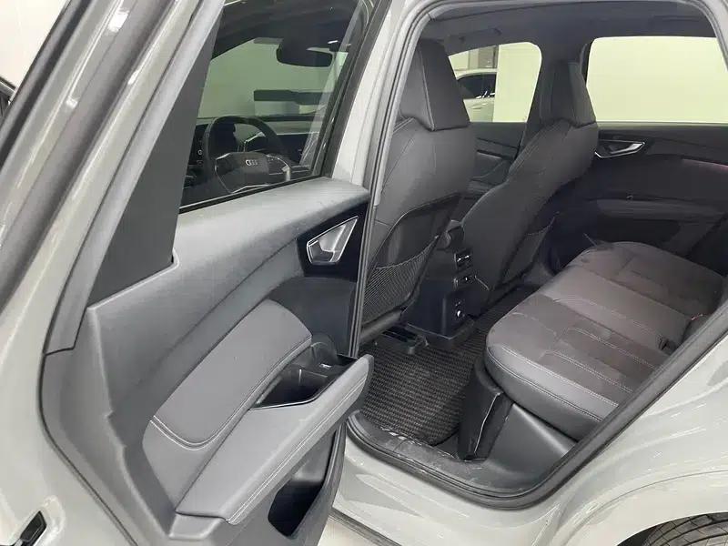 Audi Q4 e-tron 2023 Model 40 e-tron Trailblazer — миниатюра 15