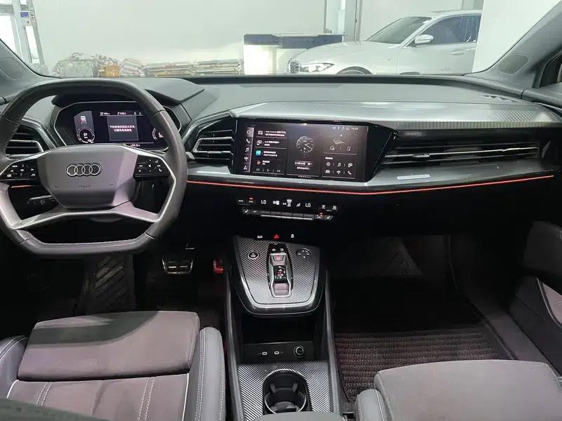 Audi Q4 e-tron 2023 Model 40 e-tron Trailblazer — миниатюра 10