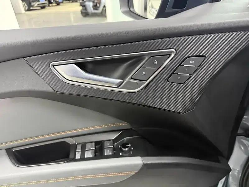 Audi Q4 e-tron 2024 Model 40 e-tron Trailblazer — миниатюра 7
