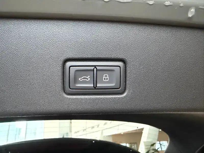 Audi Q4 e-tron 2022 Model 40 e-tron Trailblazer — миниатюра 12