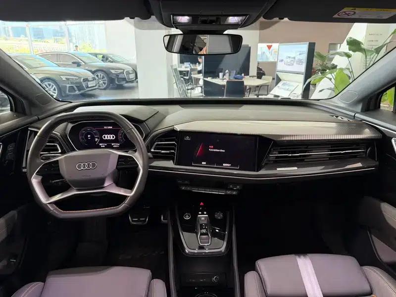 Audi Q4 e-tron 2022 Model 40 e-tron Trailblazer — миниатюра 13