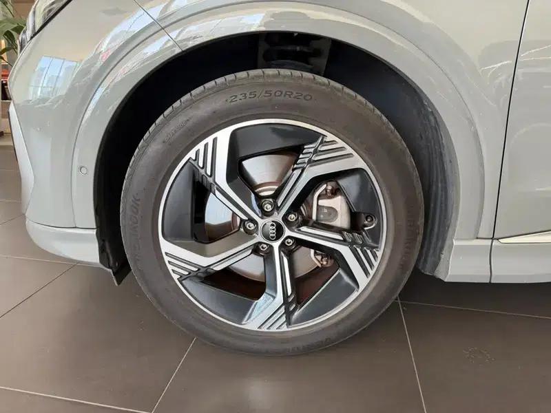 Audi Q4 e-tron 2022 Model 40 e-tron Trailblazer — миниатюра 9