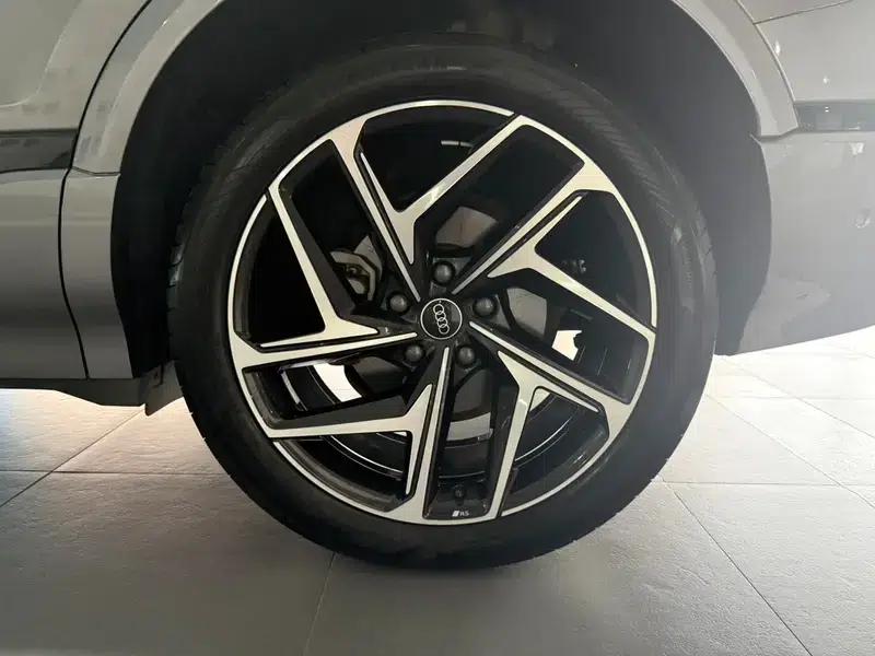 Audi Q6L e-tron 2026 First Edition — миниатюра 7