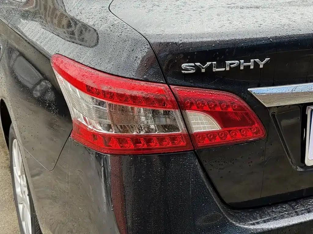 Nissan Sylphy 2012 1.6XL Manual Deluxe Edition — миниатюра 3