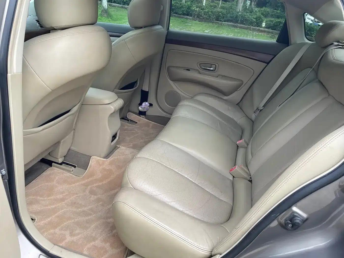 Nissan Sylphy 2009 2.0XL CVT Tech Sunroof Edition — миниатюра 5