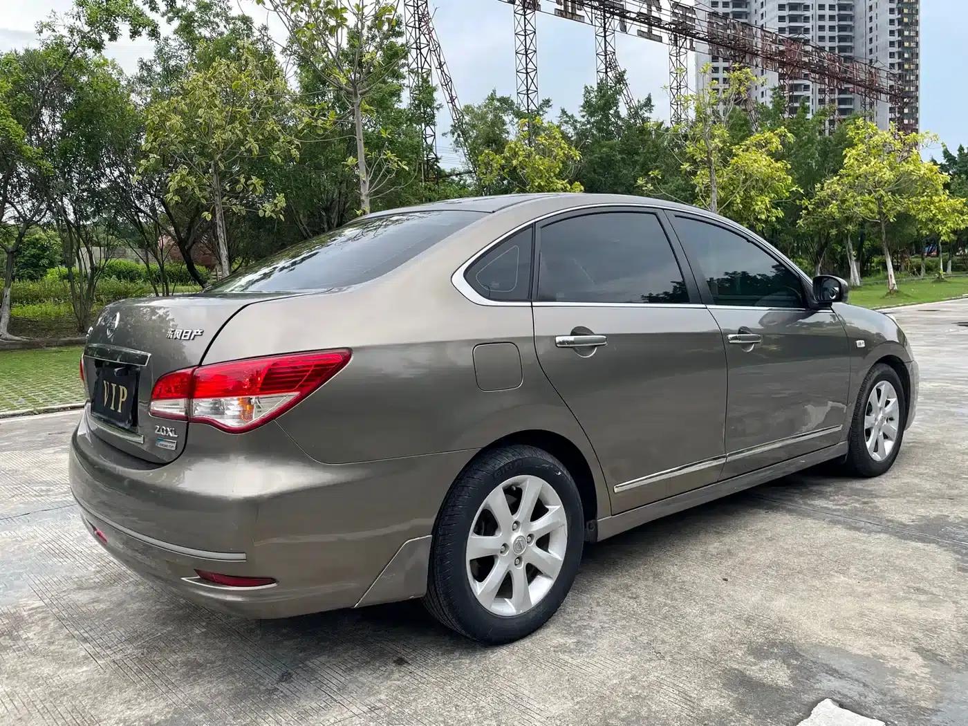 Nissan Sylphy 2009 2.0XL CVT Tech Sunroof Edition — миниатюра 9