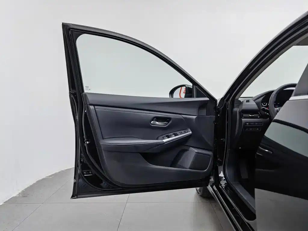 Nissan Sylphy 2021 1.6L XL CVT Enjoy Edition — миниатюра 8