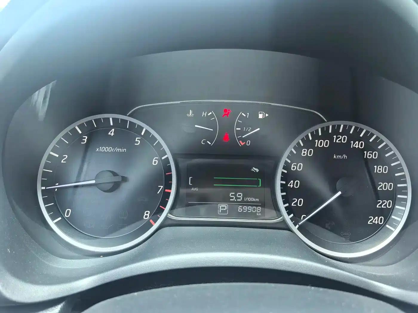 Nissan Sylphy 2022 Classic 1.6XE CVT Comfort Edition — миниатюра 8