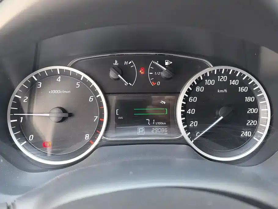 Nissan Sylphy 2022 Facelift Classic 1.6XL CVT Luxury Edition — миниатюра 14