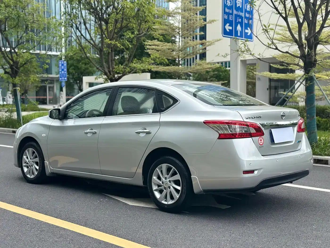Nissan Sylphy 2012 1.8XE CVT Comfort Edition — миниатюра 4