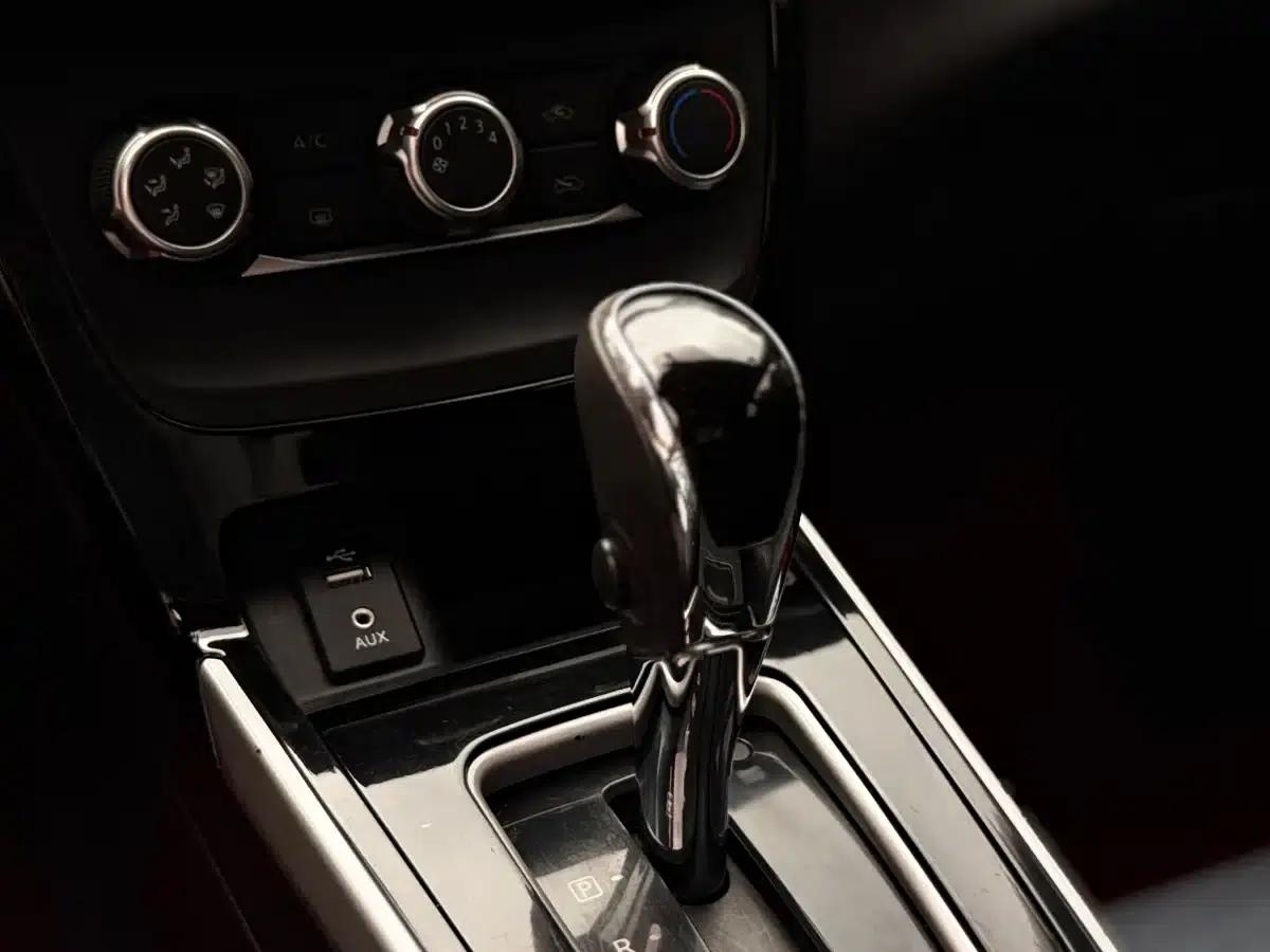 Nissan Sylphy 2016 1.6XL CVT Luxury Edition — миниатюра 10