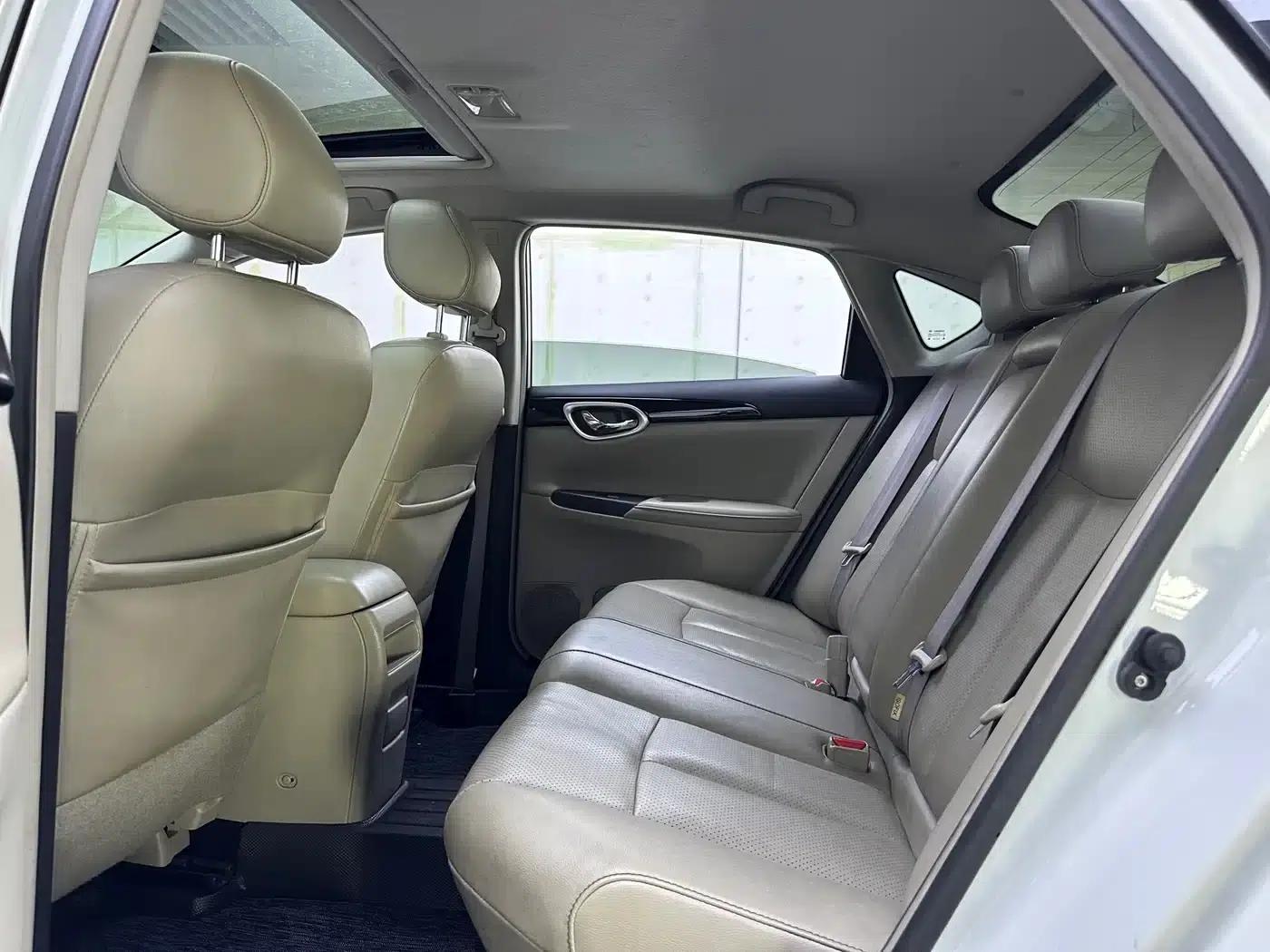 Nissan Sylphy 2016 1.6XL CVT Luxury Edition — миниатюра 9