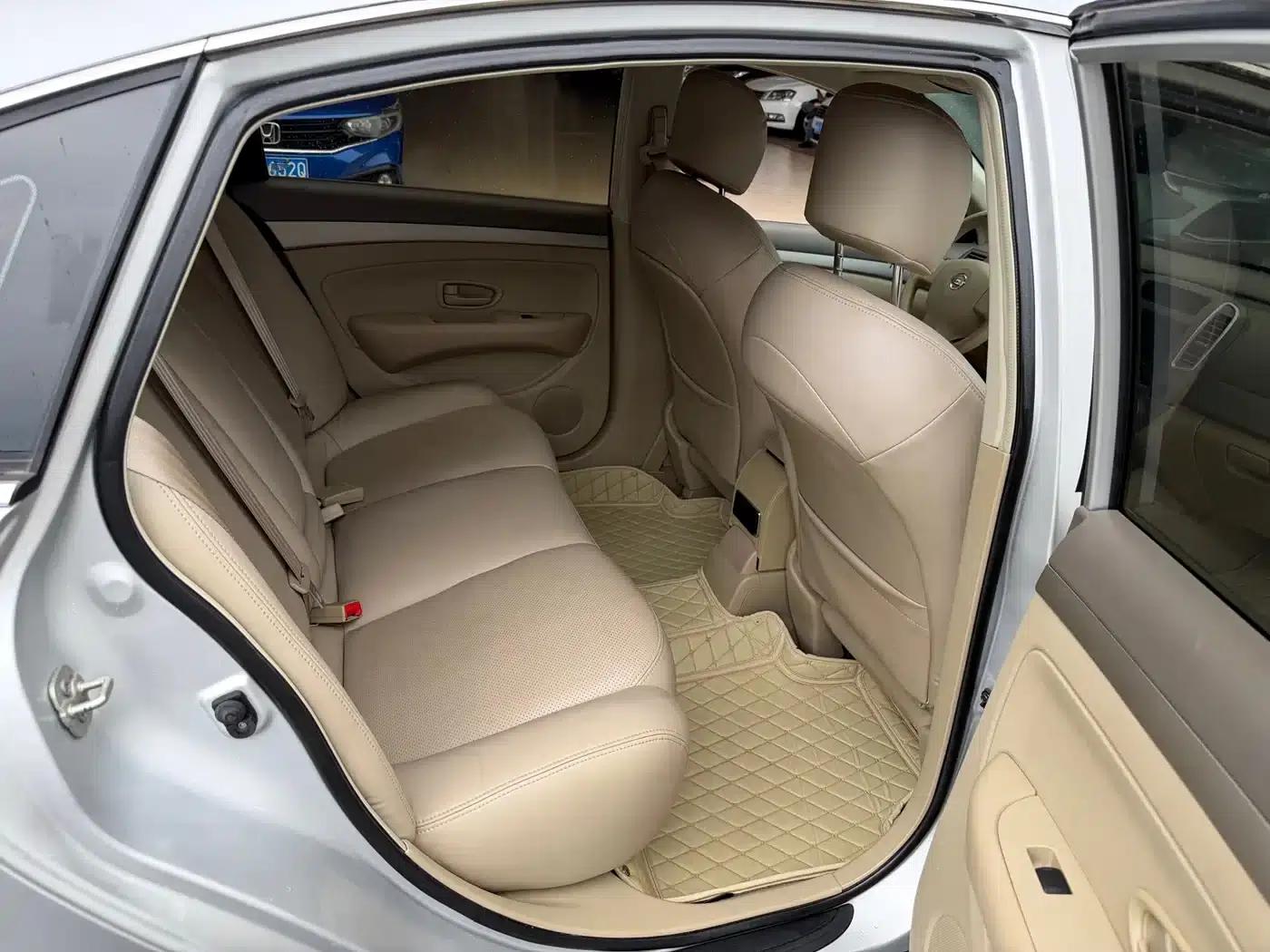 Nissan Sylphy 2019 Classic 1.6XE+ CVT Intelligent Leading Edition — миниатюра 14