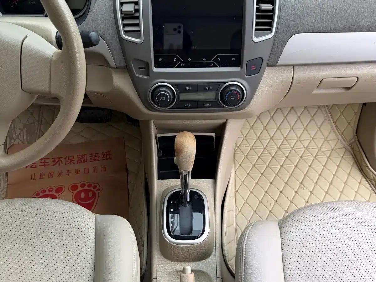 Nissan Sylphy 2019 Classic 1.6XE+ CVT Intelligent Leading Edition — миниатюра 28