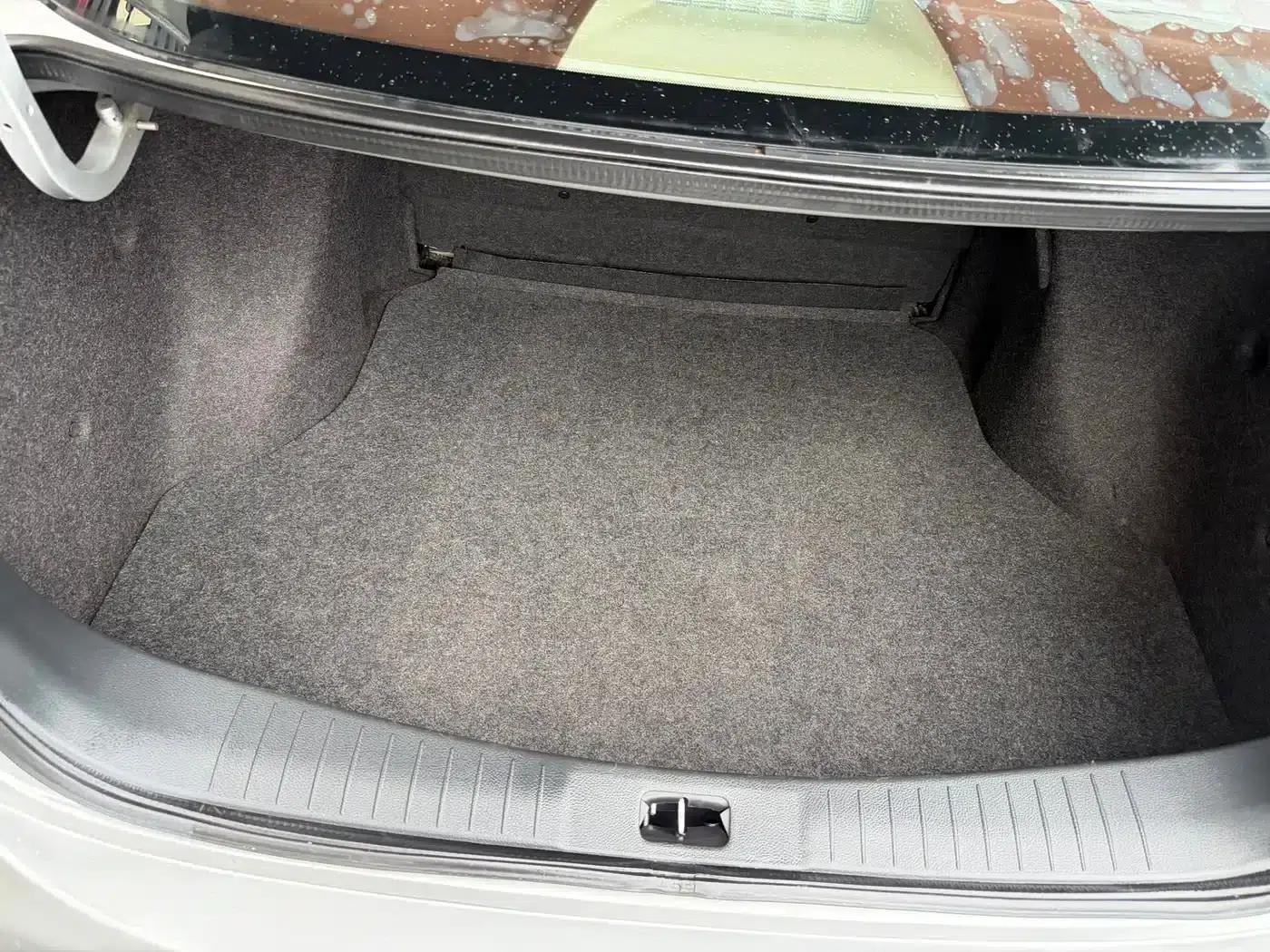 Nissan Sylphy 2019 Classic 1.6XE+ CVT Intelligent Leading Edition — миниатюра 31