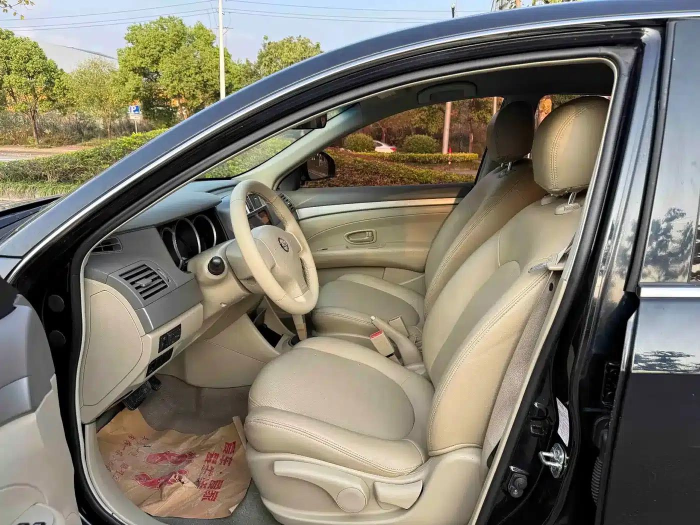 Nissan Sylphy 2012 Classic 1.6XE Automatic Comfort Edition — миниатюра 4