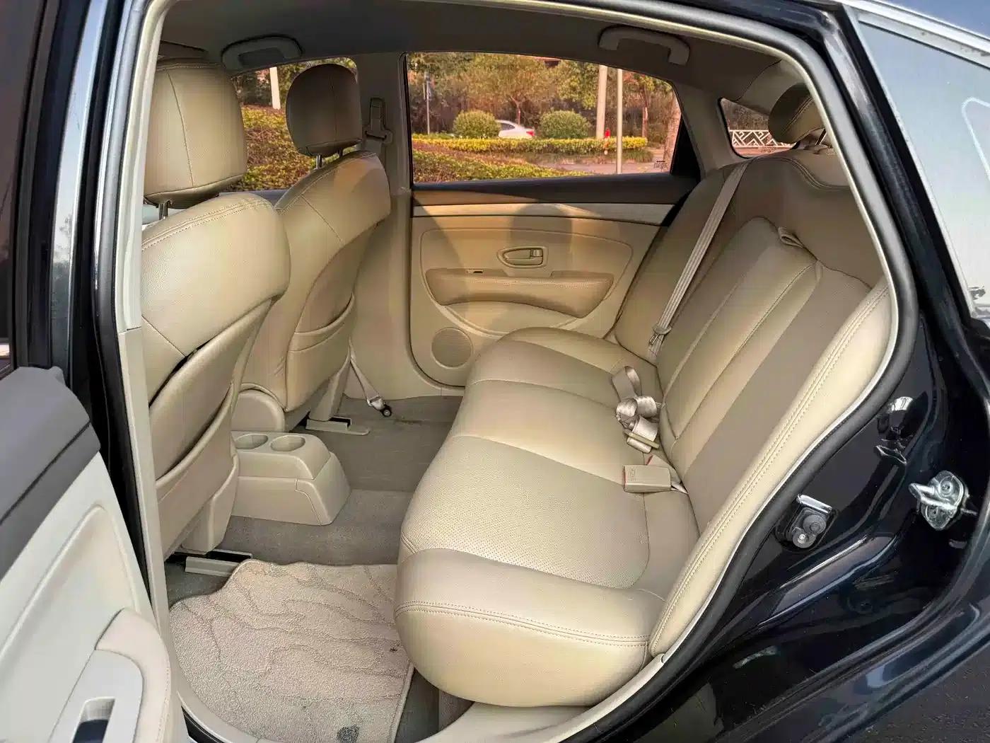 Nissan Sylphy 2012 Classic 1.6XE Automatic Comfort Edition — миниатюра 6