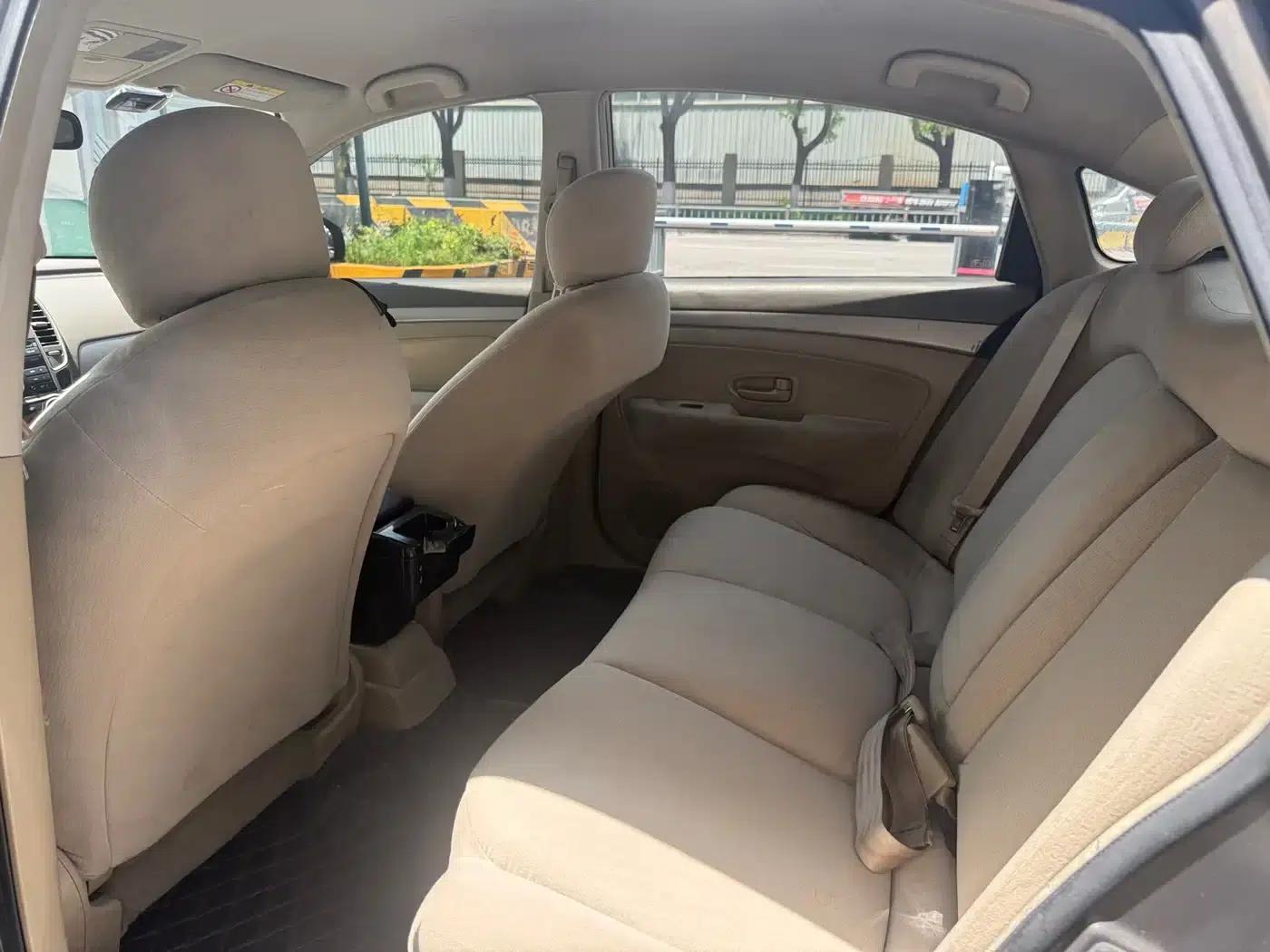 Nissan Sylphy 2012 Classic 1.6XE Automatic Comfort Edition — миниатюра 6