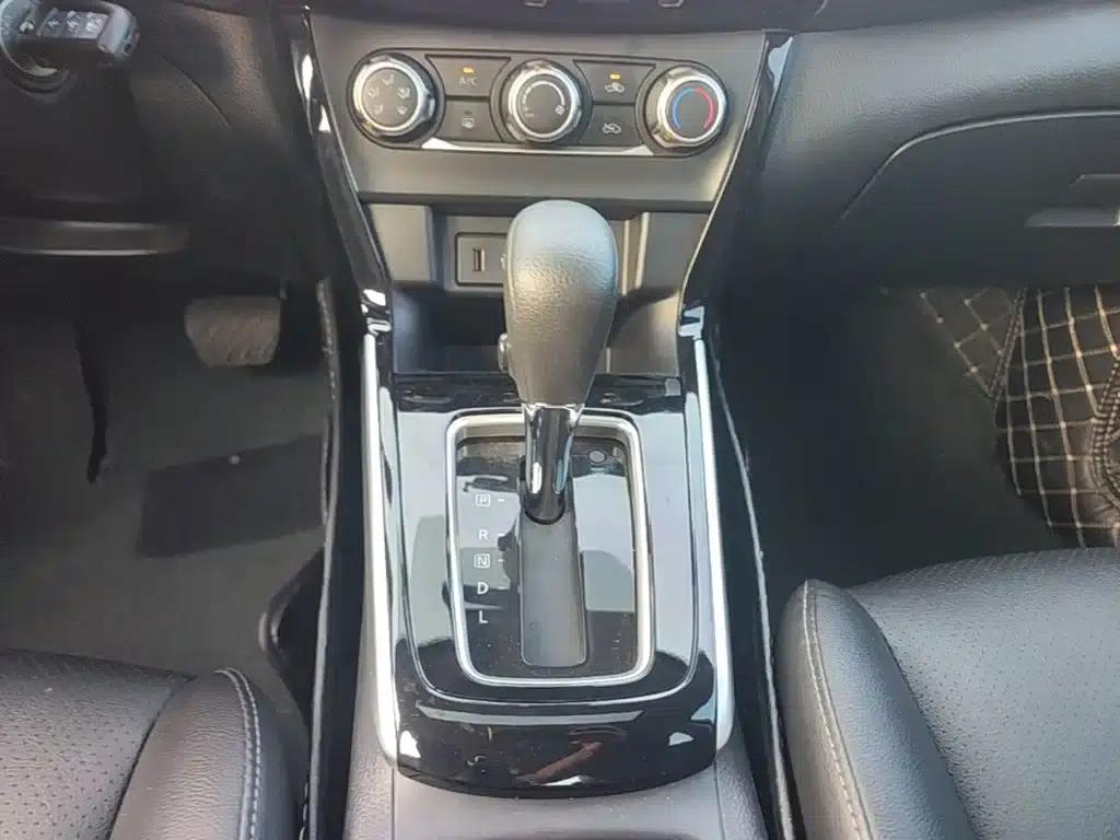 Nissan Sylphy 2021 Classic 1.6XL CVT Luxury Edition — миниатюра 14