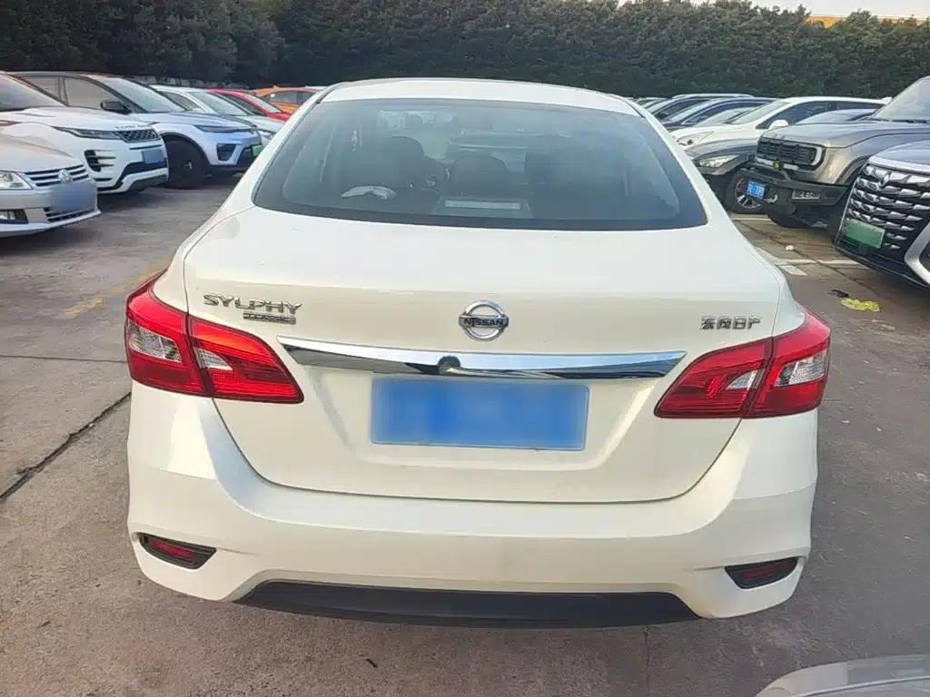Nissan Sylphy 2021 Classic 1.6XL CVT Luxury Edition — миниатюра 6