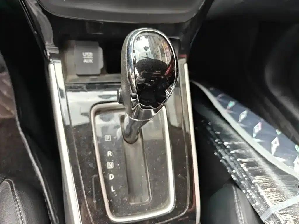 Nissan Sylphy 2016 1.6XL CVT Premium Edition — миниатюра 11